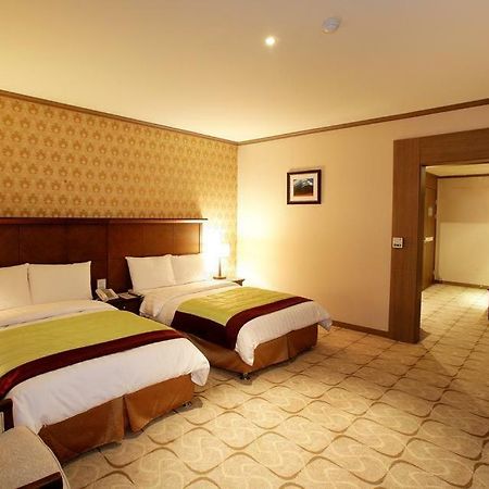 Sunjin Grand Hotel ウランバートル エクステリア 写真