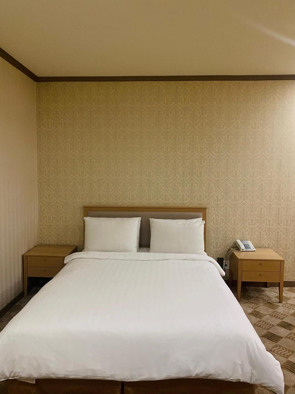 Sunjin Grand Hotel ウランバートル エクステリア 写真