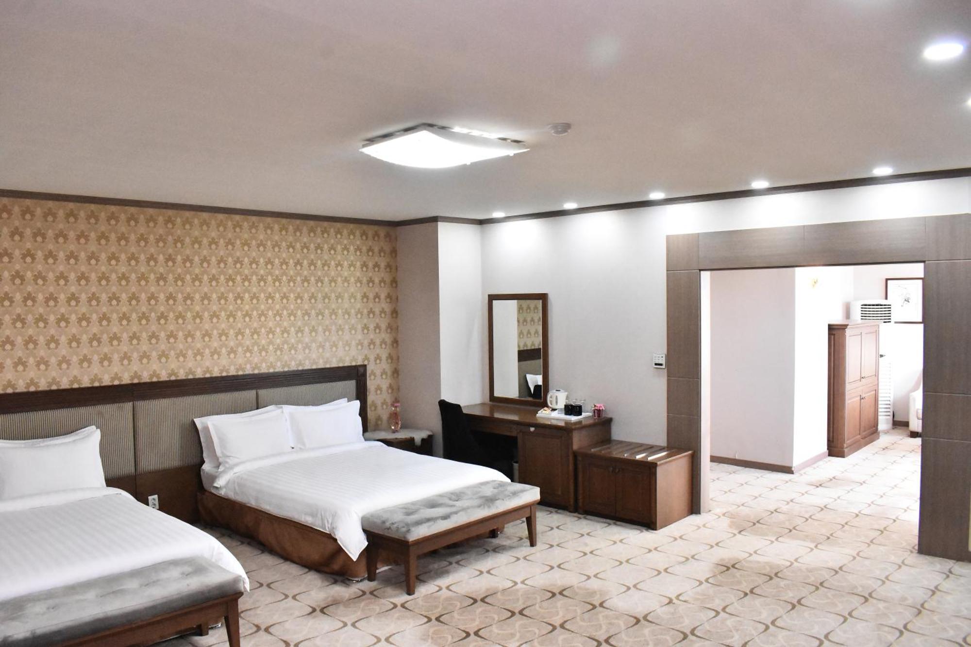 Sunjin Grand Hotel ウランバートル エクステリア 写真