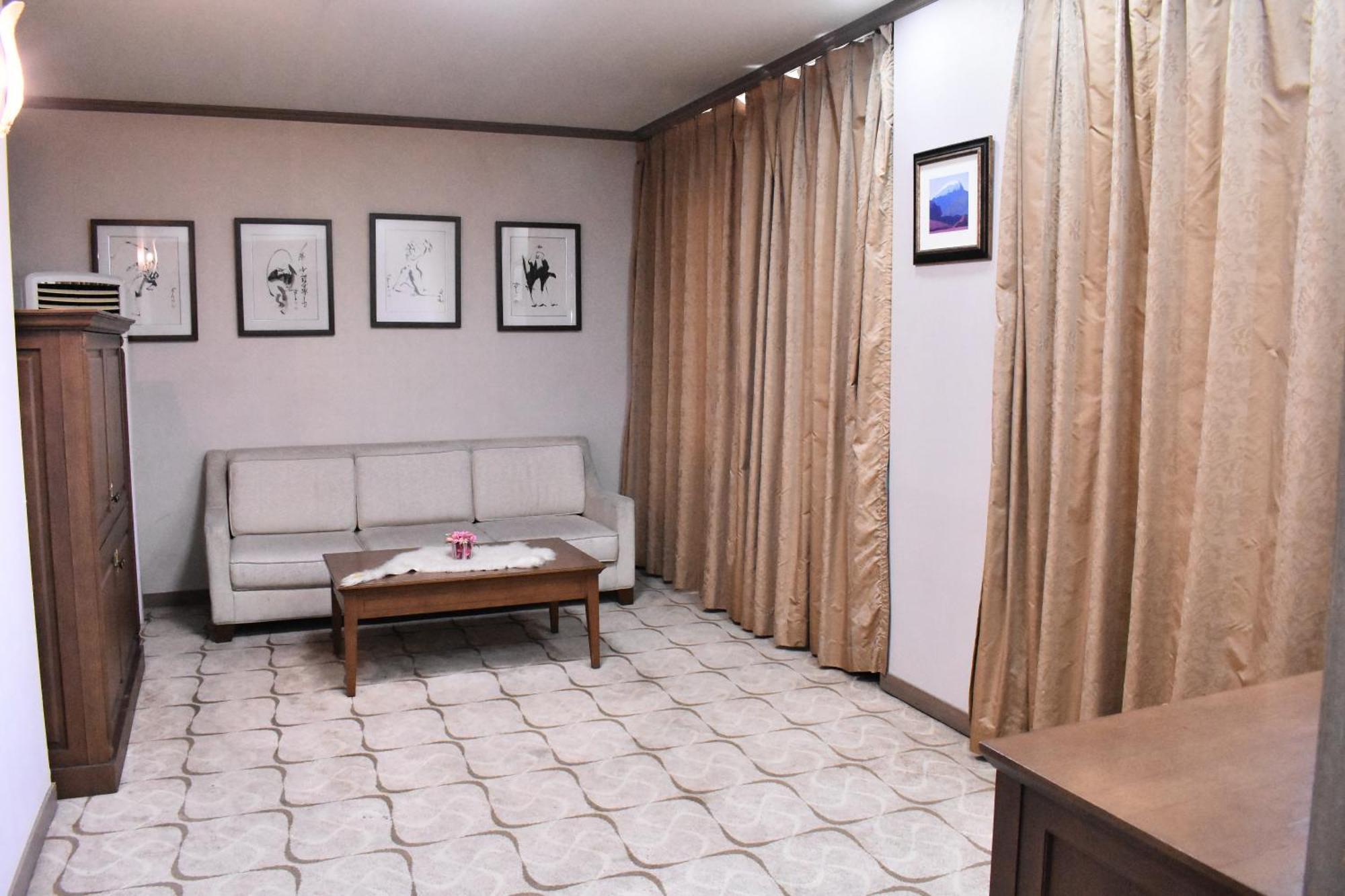 Sunjin Grand Hotel ウランバートル エクステリア 写真